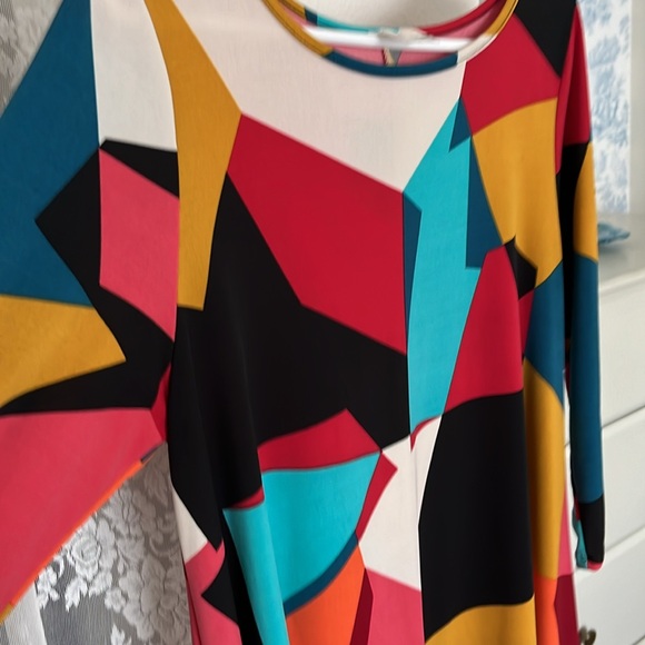 Contrast Tunic Large - Picture 2 of 3